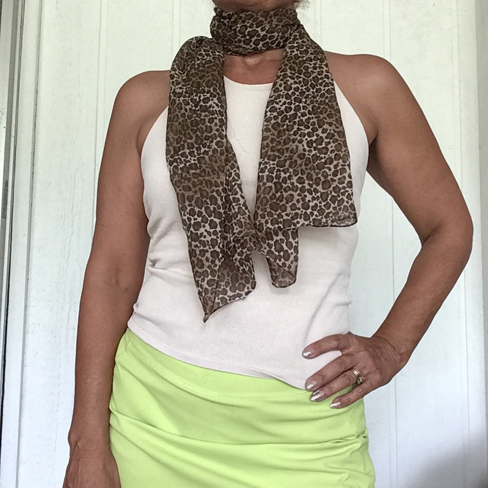 LEOPARD PRINT SCARF - Picture 2 of 5